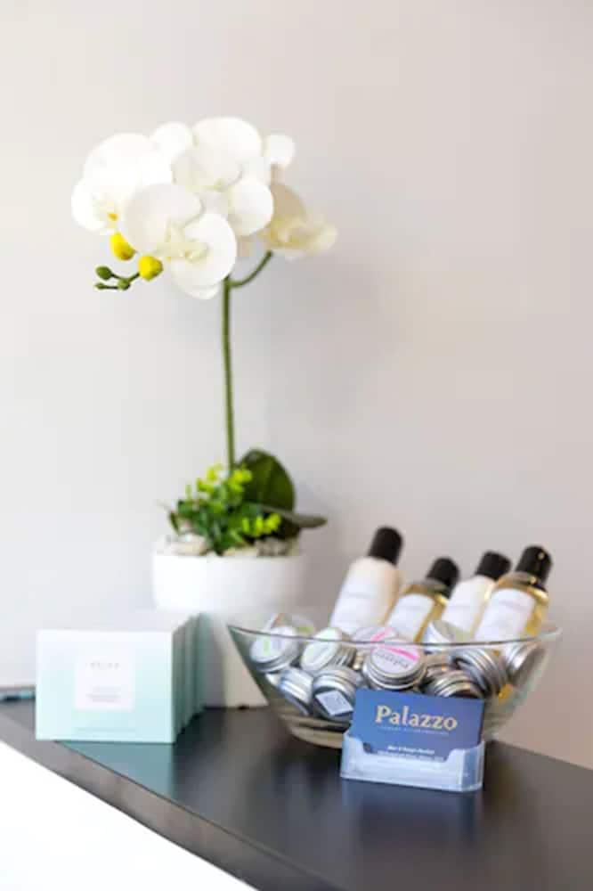 Palazzo Motor Lodge Нелсън Екстериор снимка Spa amenities