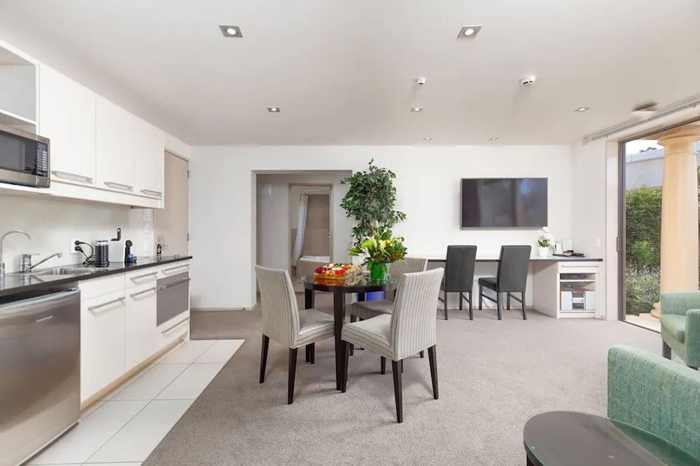 Palazzo Motor Lodge Нелсън Екстериор снимка A staged home