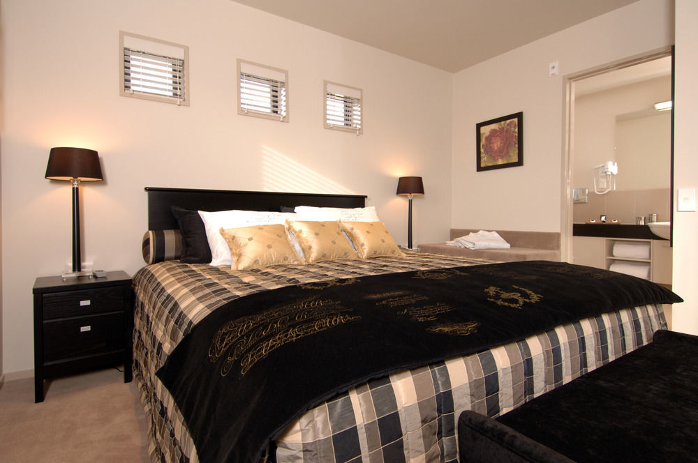 Palazzo Motor Lodge Нелсън Екстериор снимка A bedroom in a motel
